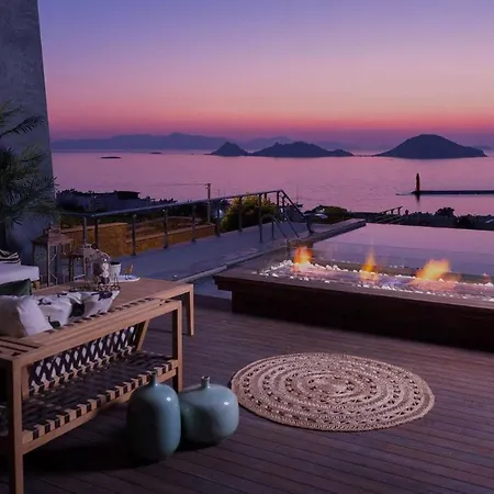 Super Luxury With Amazing View And Pool *
